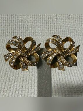 Vintage Signed KJL For Avon Bow Collection Earrings Clip On Crystal & Gold Tone